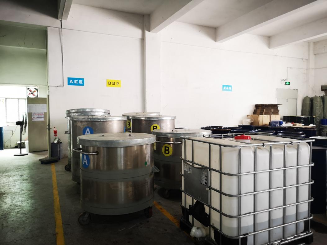 模具硅膠原料和制品儲(chǔ)存需留意的事項(xiàng)有哪些 ？